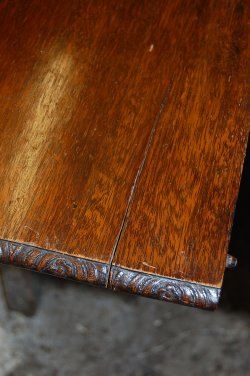 Cracked wood on the table top
