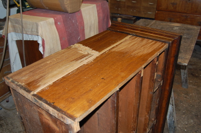 walnutchestonstand151-400